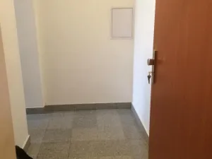 Pronájem bytu 1+kk, Praha - Vysočany, Freyova, 22 m2