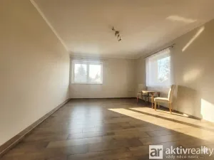 Pronájem bytu 3+1, Libiš, Za Kralupkou, 100 m2