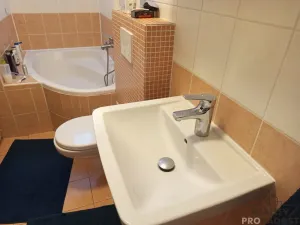 Pronájem bytu 2+1, Praha, Doudova, 64 m2