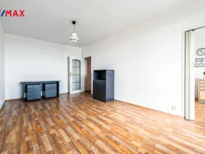 Pronájem bytu 3+1, Praha - Kobylisy, Famfulíkova, 67 m2