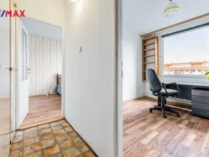 Pronájem bytu 3+1, Praha - Kobylisy, Famfulíkova, 67 m2