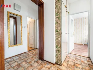 Pronájem bytu 3+1, Praha - Kobylisy, Famfulíkova, 67 m2