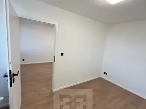Pronájem bytu 2+kk, Kladno, Polská, 40 m2