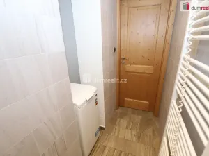 Prodej bytu 3+1, Cheb, Hradební, 52 m2