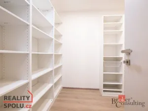 Pronájem bytu 2+kk, Praha - Hloubětín, Domalípova, 66 m2