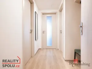 Pronájem bytu 2+kk, Praha - Hloubětín, Domalípova, 66 m2