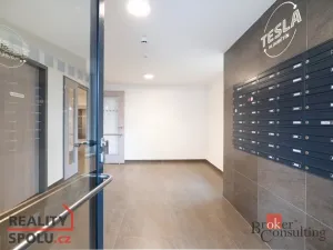 Pronájem bytu 2+kk, Praha - Hloubětín, Domalípova, 66 m2