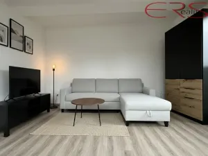 Pronájem bytu 2+kk, Jablonec nad Nisou - Mšeno nad Nisou, Mládí, 46 m2