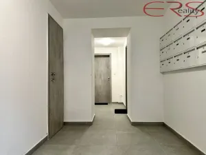 Pronájem bytu 2+kk, Jablonec nad Nisou - Mšeno nad Nisou, Mládí, 46 m2