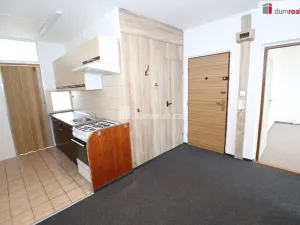 Prodej bytu 2+1, Hroznětín, Sídliště, 64 m2