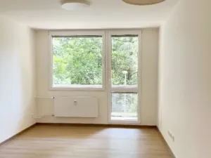 Pronájem bytu 2+kk, Praha - Kobylisy, Mirovická, 44 m2
