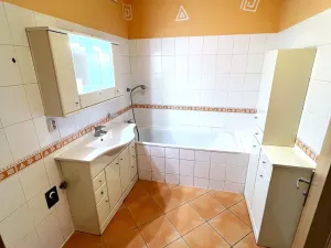 Pronájem bytu 2+kk, Praha, Za valem, 56 m2