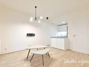 Pronájem bytu 2+kk, Brno, Líšeňská, 34 m2