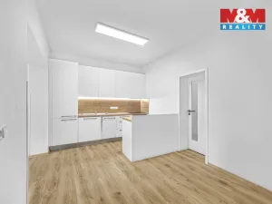 Prodej bytu 3+1, Hradec Králové - Kukleny, Pražská třída, 91 m2