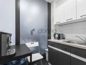 Pronájem obchodního prostoru, Praha, Pobřežní, 179 m2