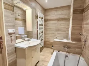 Pronájem bytu 2+kk, Meziboří, nám. 8. května, 54 m2