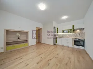 Pronájem bytu 2+kk, Jindřichův Hradec, Nušlova, 40 m2