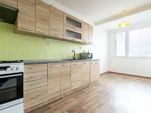 Pronájem bytu 3+1, Praha - Prosek, Vysočanská, 74 m2