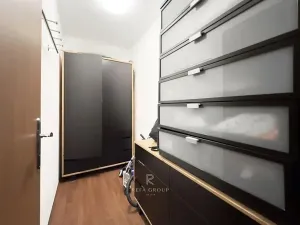 Prodej bytu 2+1, Praha - Dolní Počernice, Národních hrdinů, 75 m2