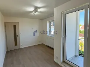 Pronájem bytu 2+1, Praha, U hájovny, 55 m2