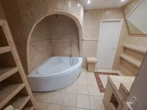 Pronájem bytu 3+1, Hradec Králové, Nerudova, 102 m2