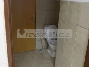 Pronájem obchodního prostoru, Nepomuk, náměstí Augustina Němejce, 69 m2