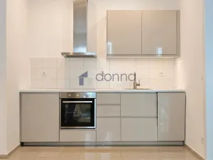 Pronájem bytu 2+kk, Praha, Pod Kotlaskou, 76 m2