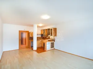 Pronájem bytu 1+kk, Praha - Prosek, Nad šestikopy, 36 m2