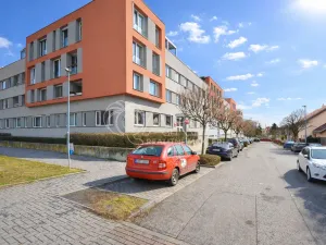Pronájem bytu 1+kk, Praha - Prosek, Nad šestikopy, 36 m2