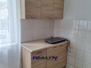 Pronájem bytu 1+kk, Podbořany, Husova, 24 m2