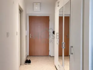 Prodej bytu 1+kk, Praha - Troja, Hnězdenská, 40 m2