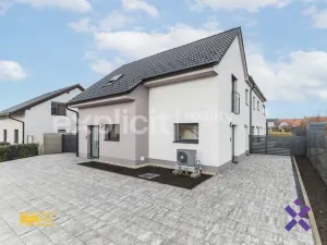 Prodej bytu 3+kk, Ostrožská Nová Ves, U Svatých, 76 m2