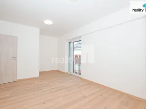 Pronájem bytu 2+kk, Liberec - Liberec II-Nové Město, Papírová, 74 m2