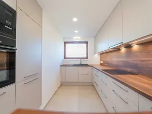 Prodej bytu 4+kk, Mořina, 106 m2