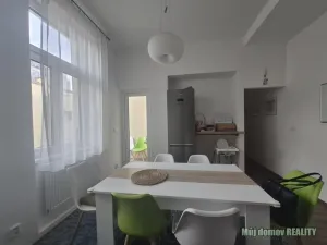 Pronájem bytu 3+kk, Praha - Karlín, Křižíkova, 74 m2