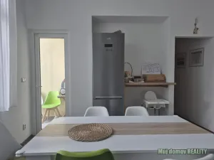 Pronájem bytu 3+kk, Praha - Karlín, Křižíkova, 74 m2