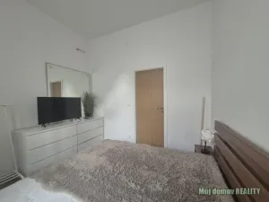 Pronájem bytu 3+kk, Praha - Karlín, Křižíkova, 74 m2