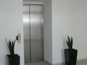 Pronájem kanceláře, Praha - Stodůlky, Prusíkova, 31 m2