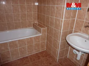 Pronájem bytu 1+1, Hronov, Husova, 64 m2