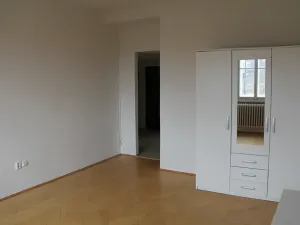 Pronájem bytu 1+1, Praha - Nusle, náměstí Hrdinů, 45 m2