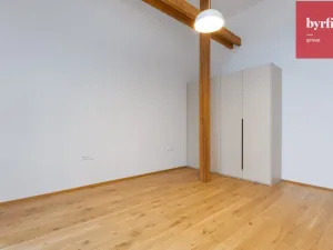 Pronájem bytu 2+kk, Praha, Vrtbova, 56 m2