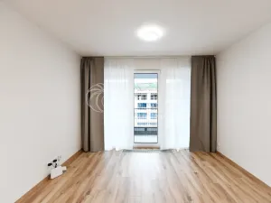 Pronájem bytu 1+kk, Praha, Poděbradská, 31 m2