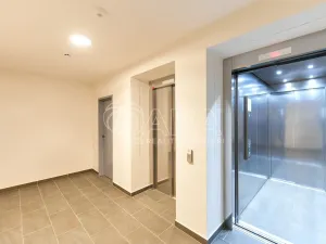 Pronájem bytu 1+kk, Praha, Poděbradská, 31 m2