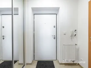 Pronájem bytu 3+kk, Praha, Mlázovická, 75 m2