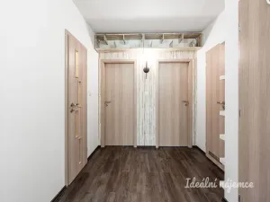 Pronájem bytu 3+kk, Praha, Aubrechtové, 69 m2