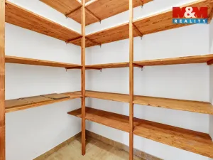 Prodej bytu 2+kk, Hostomice, Tyršovo náměstí, 61 m2