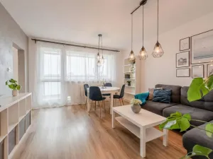 Pronájem bytu 3+1, Praha - Strašnice, Ke Strašnické, 77 m2