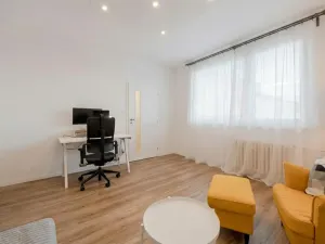 Pronájem bytu 3+1, Praha - Strašnice, Ke Strašnické, 77 m2