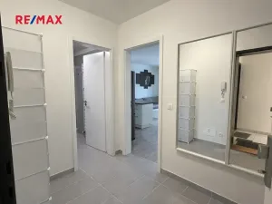 Pronájem bytu 2+kk, Praha - Vysočany, Strnadových, 51 m2