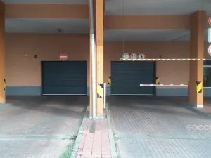 Pronájem garážového stání, Praha - Vysočany, Poděbradská, 12 m2
